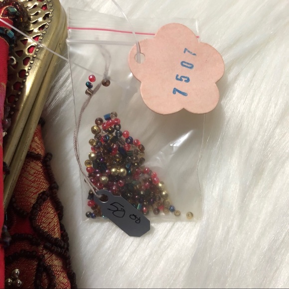 🌻SOLD🌻 Vintage // red beaded purse with detachab - Picture 3 of 8